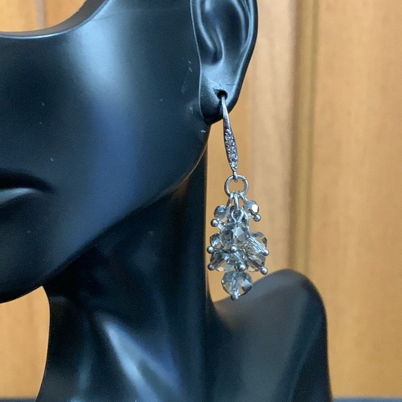 Silver tone gray faceted bead earrings - Picture 2 of 2